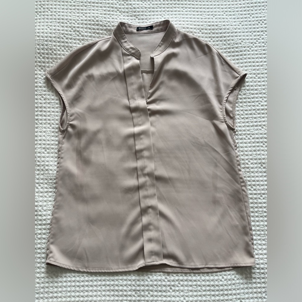 Tan blouse, medium